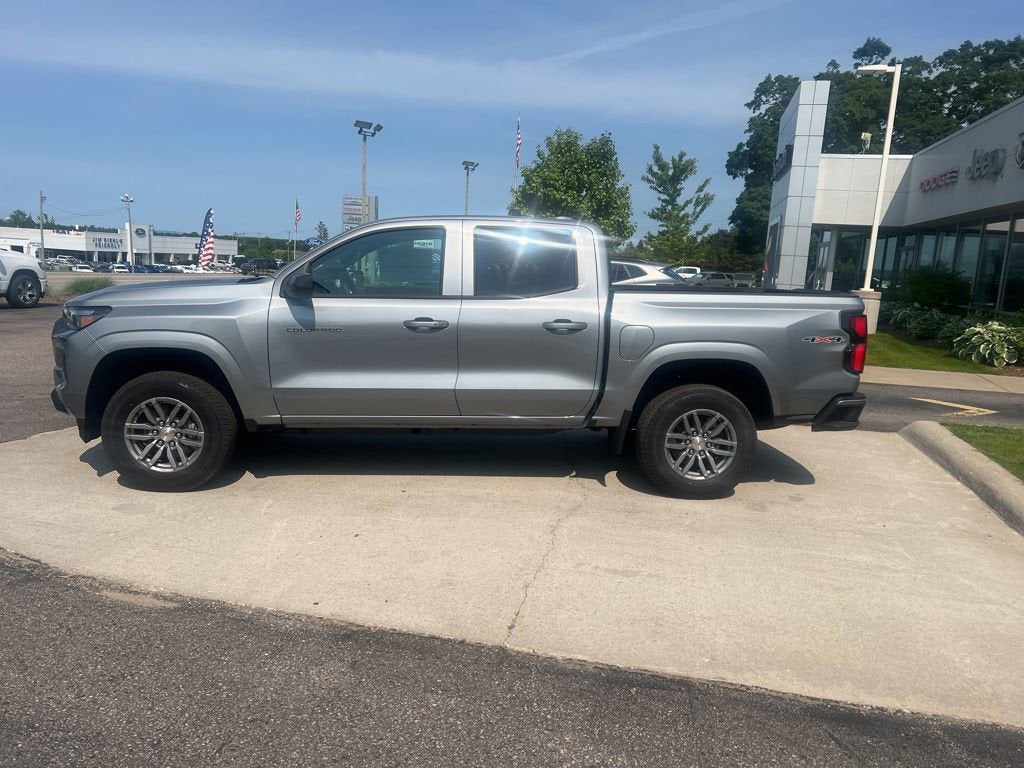 2025 Chevrolet Colorado WT/LT