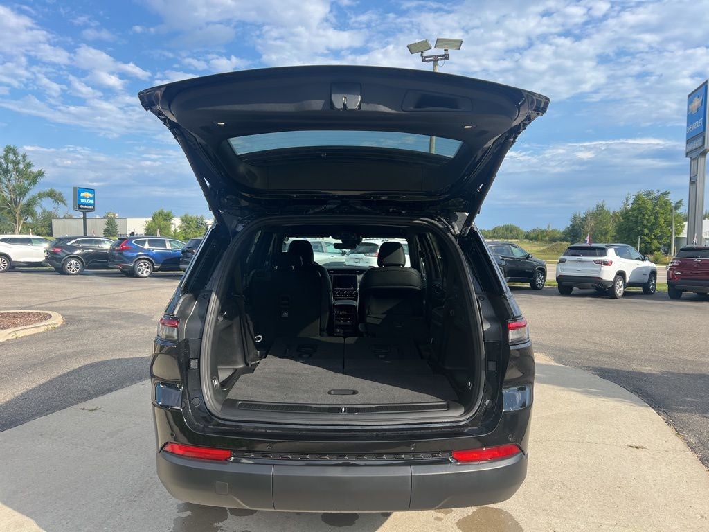 2025 Jeep Grand Cherokee GRAND CHEROKEE L ALTITUDE 4X4