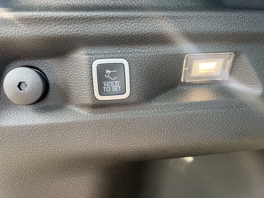 2025 Jeep Grand Cherokee GRAND CHEROKEE L ALTITUDE 4X4