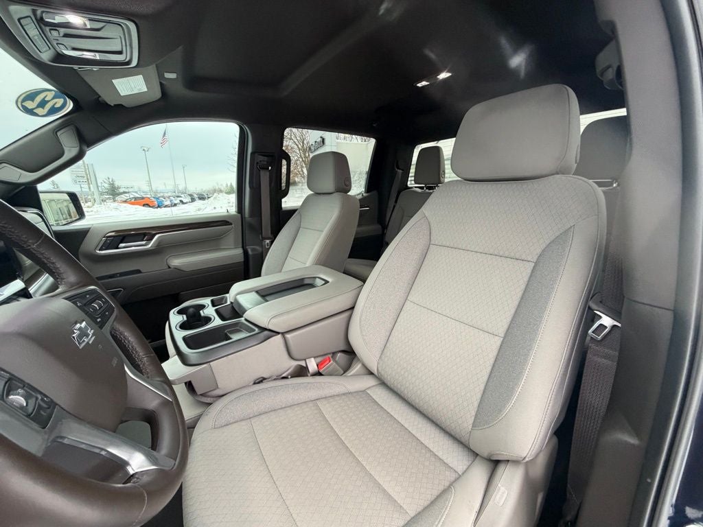 2022 Chevrolet Silverado 1500 4WD Crew Cab Short Bed RST